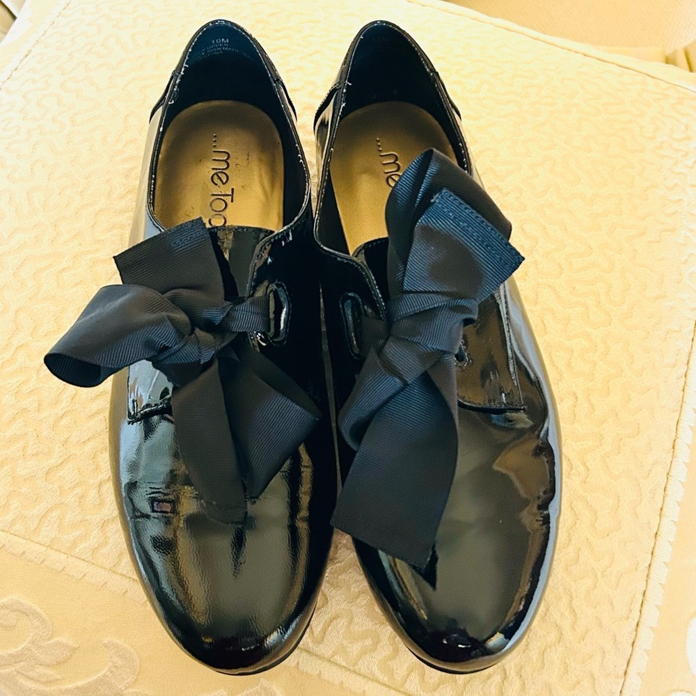 Black Patent Leather Shoes with Bow